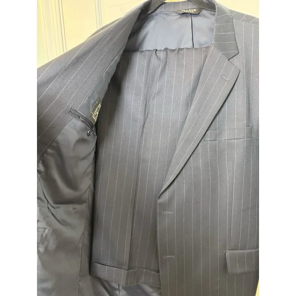 Jos A Bank Men’s Suit Navy Pinstripe Size 44R Travelers Edition 100 % Wool EUC